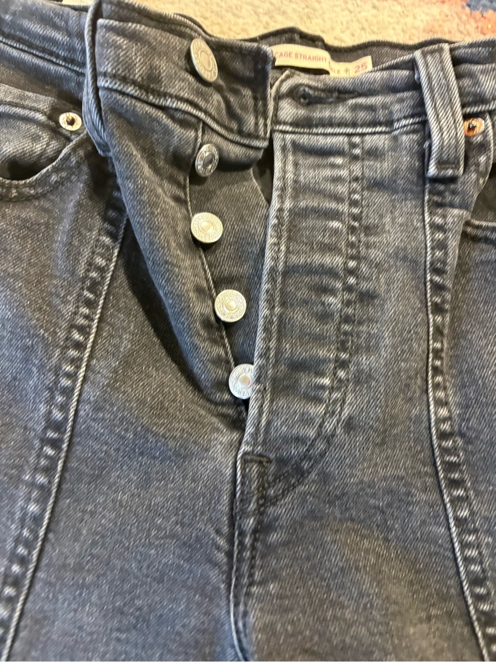 Levi's High-Rise Black Wash Jeans with Front Seam and Button-Fly - Picture 2 of 6